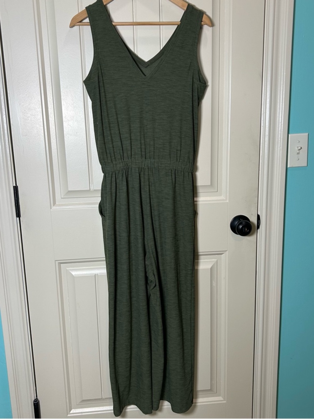 Old Navy Active Women’s Breath On Jumpsuit OliveGreen Sleeveless Wide Leg Small - Picture 2 of 12